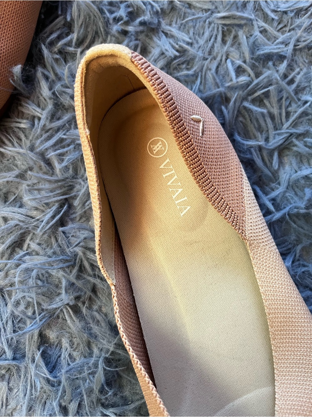 Vivaia Valencia Two-Tone Cream Beige Pointed Toe Ballet Flats Size 9 - Picture 3 of 4